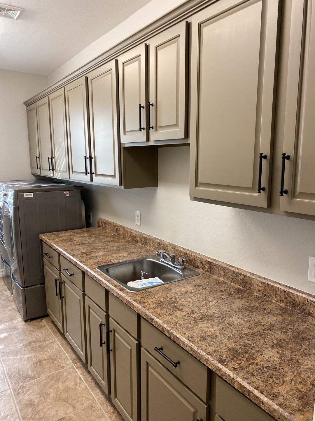 light brown kitchen cabinets